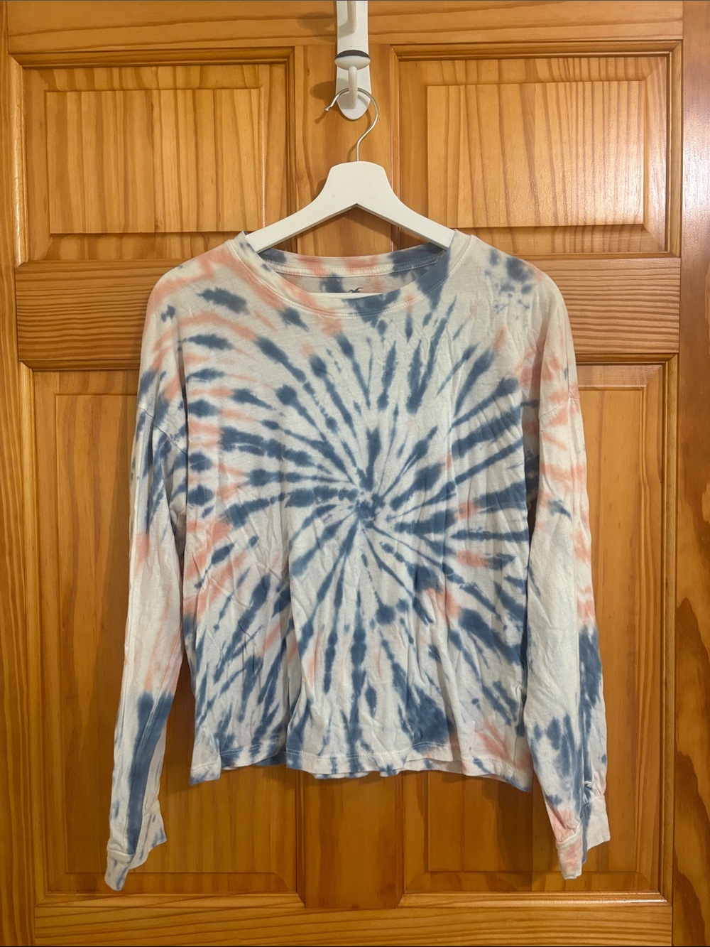 Hollister Size Small Pink and Blue Tie Dye Long-Sleeve Shirt